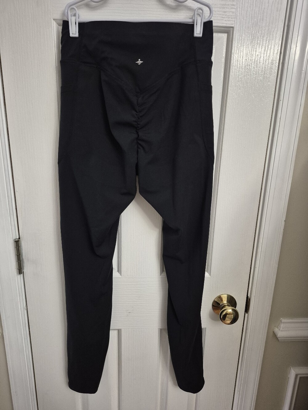 Halara Black High Waisted Butt Lifting Scrunch Booty Leggings Side Pockets Med